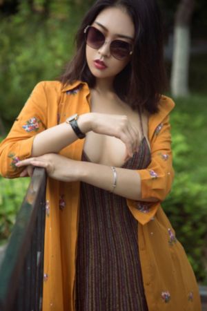 在打烊后仅剩两人的沙龙_BD国语高清完整版